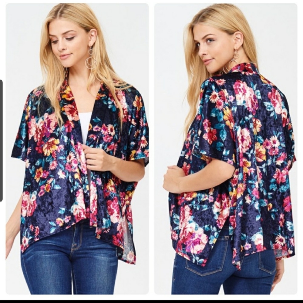 Velvety shiny open kimono shorter style n.w.t